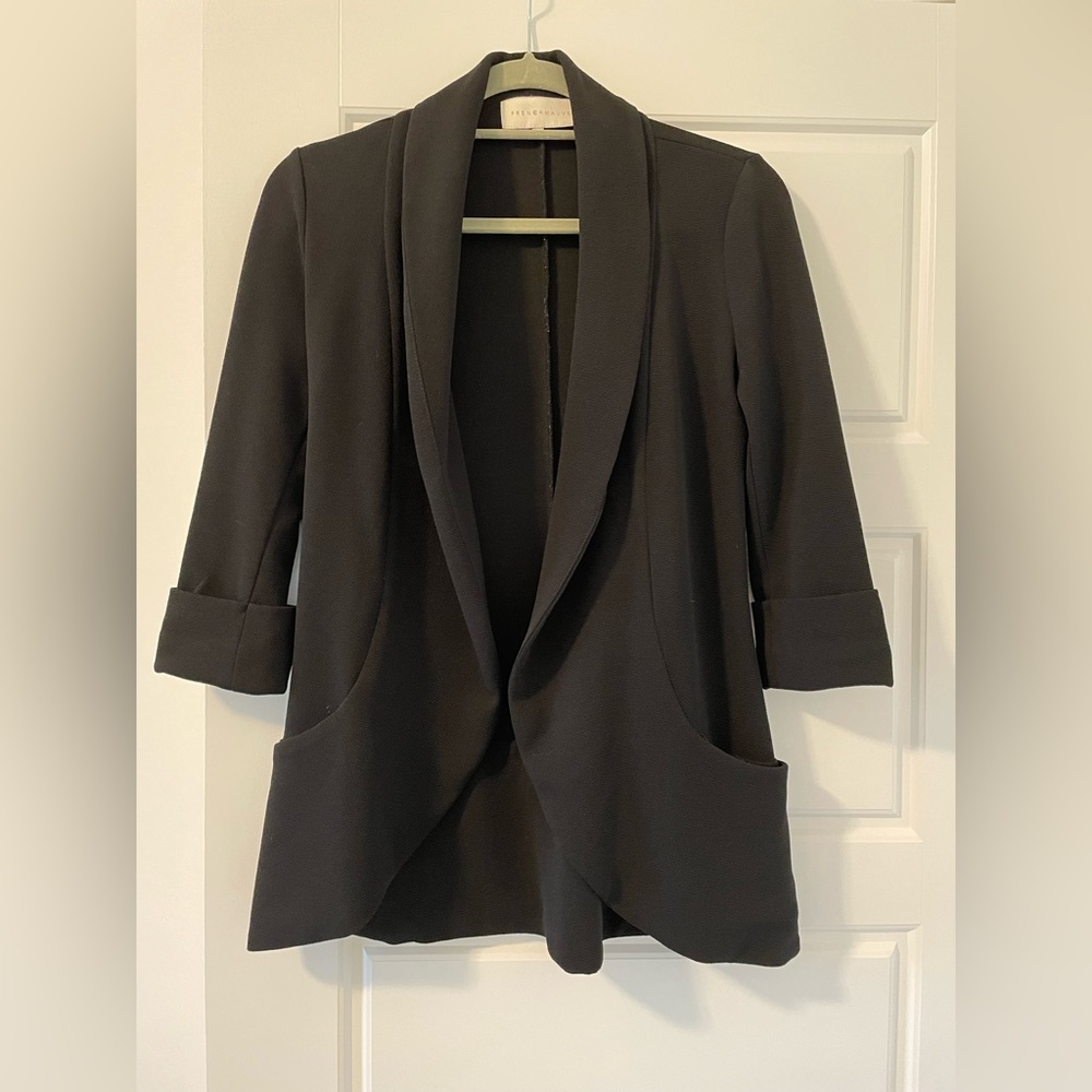 Long stretchy blazer with 3/4 sleeves and pockets
